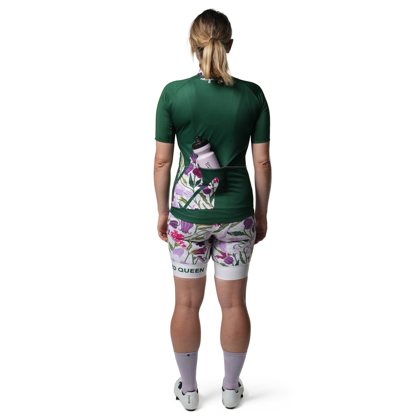 Stylish and functional, the Cassiopeia Aristo Cycling Jersey - Crown in green is perfect for summer cycling.