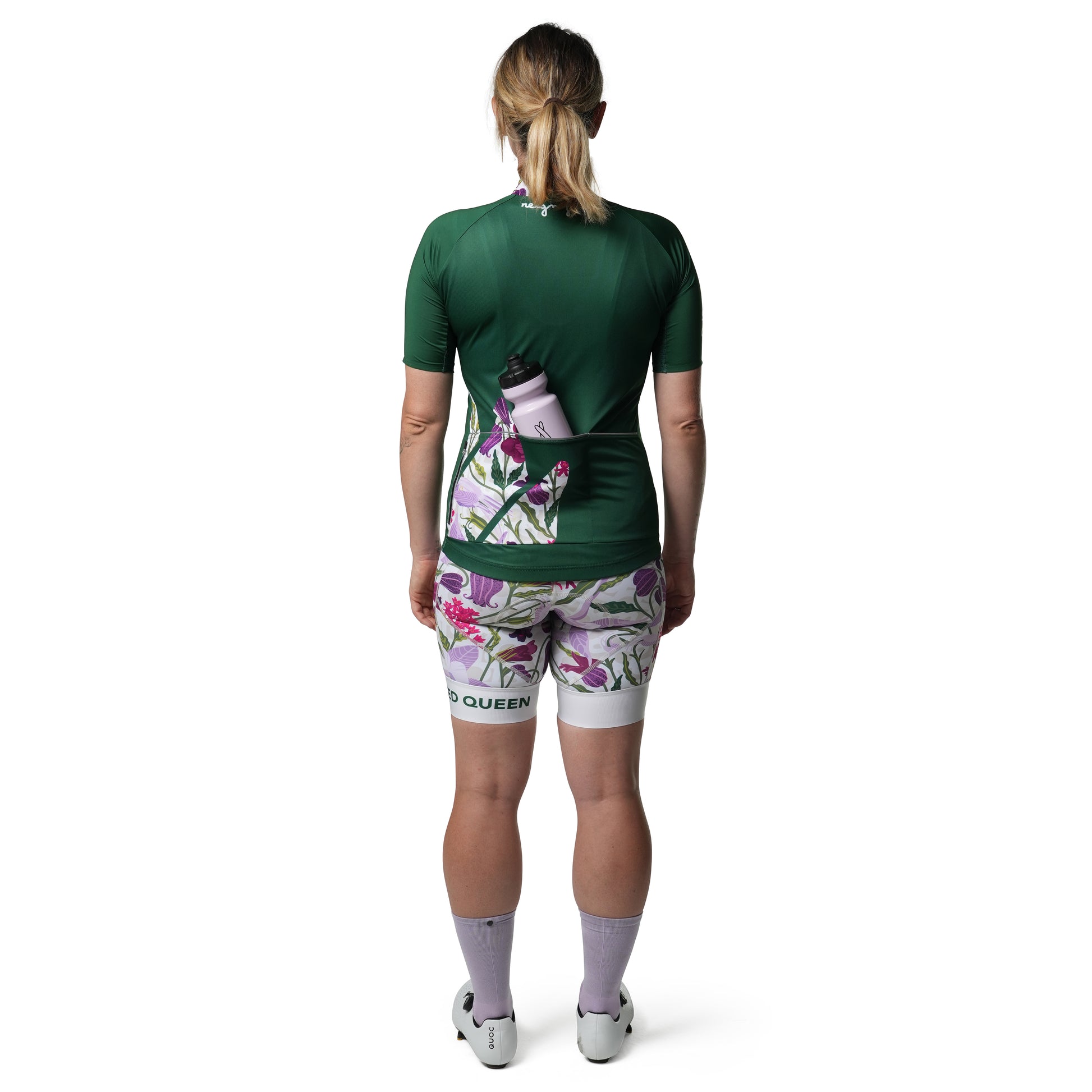 Stylish and functional, the Cassiopeia Aristo Cycling Jersey - Crown in green is perfect for summer cycling.