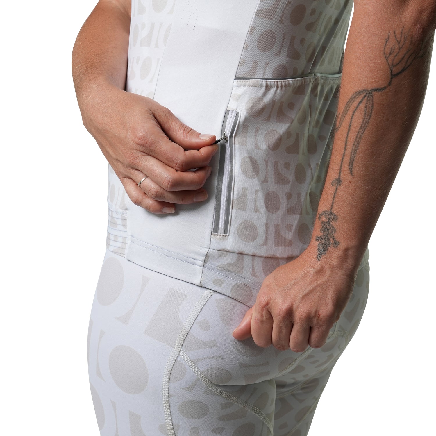 Embrace the chic look of the Cassiopeia Aristo SS Jersey, inspired by wildflowers in Boulder, CO.