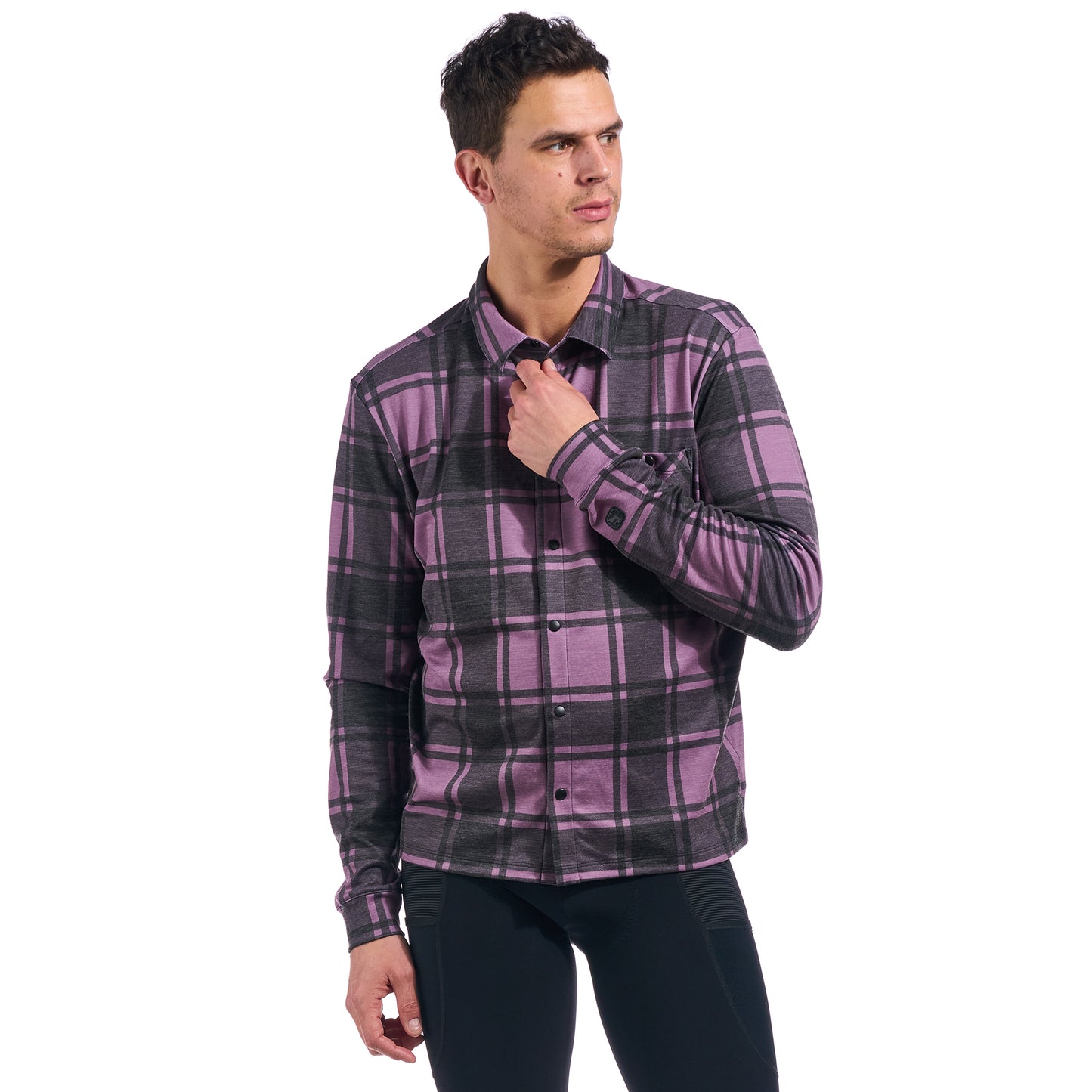 Classic button-down design that transitions easily from gravel riding to casual settings.