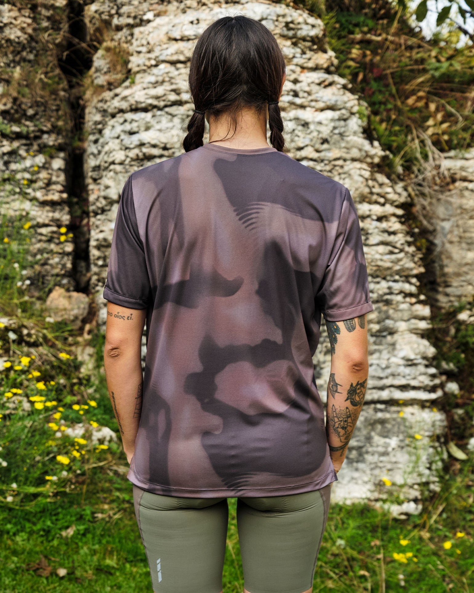 Beyond Gravel Tee Moonrock cassiopeia displayed with brand logo visible