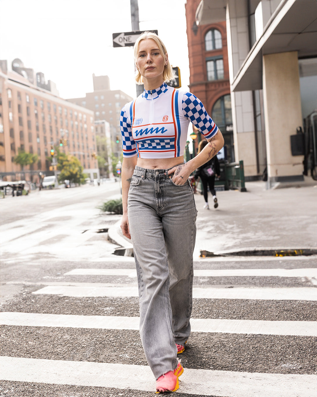 Front view of the Minimo Jersey - Esprit, featuring its vintage-inspired quarter-zip and cropped fit.