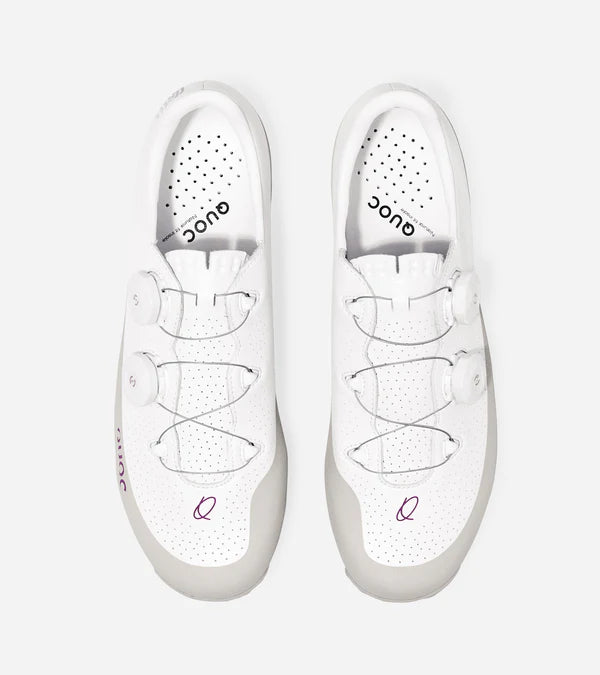 Front view of Gran Tourer XC in Chalk Cassiopeia under bright daylight