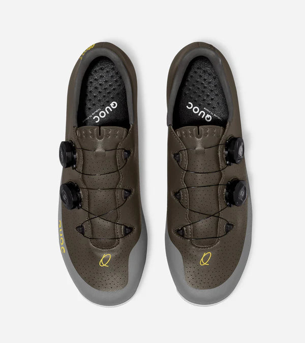 Front view of Gran Tourer XC showcasing Moss Cassiopeia paint finish.