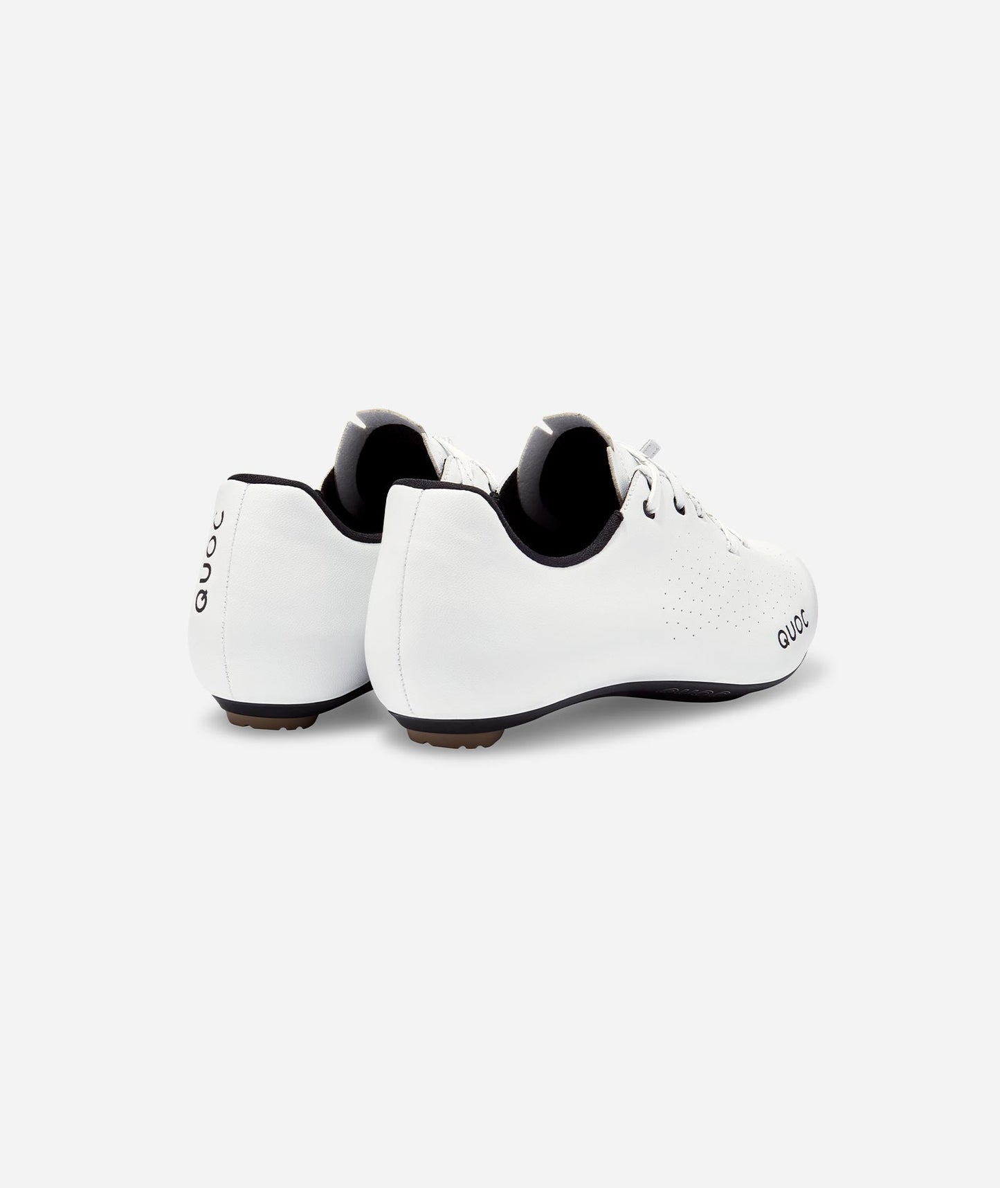 Lightweight shoes with a streamlined silhouette, perfect for ultra-distance road cycling and exploration.