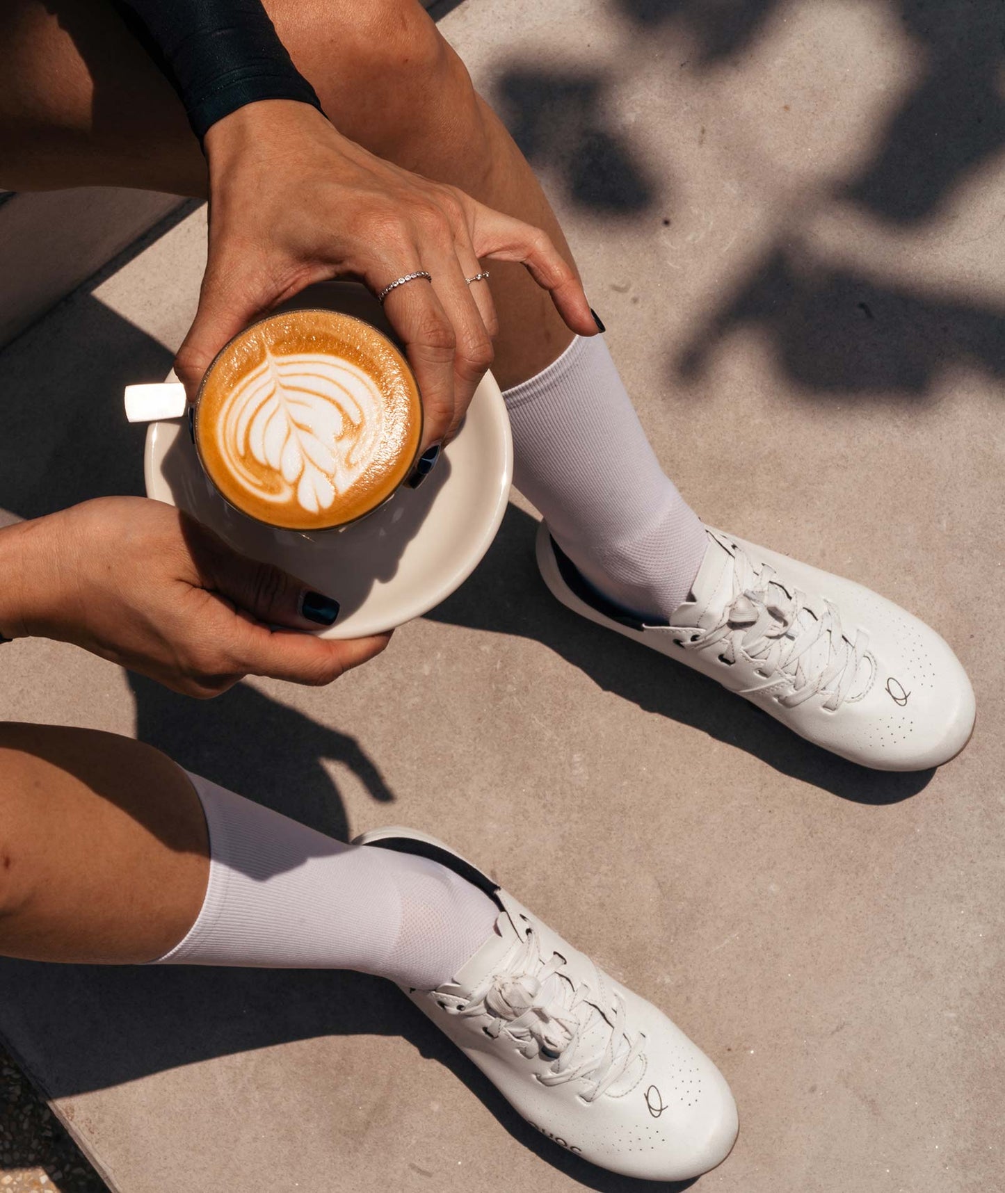 Stylish road shoes equipped with double lock, anti-slip laces for reliable fit and even pressure distribution.