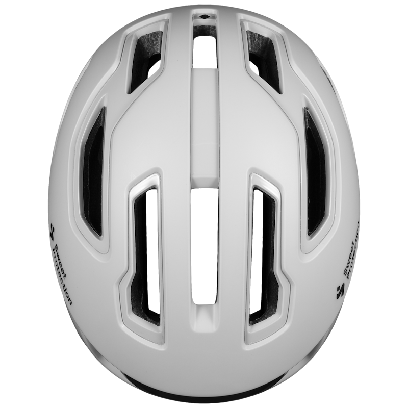 Ventilated cycling helmet for optimal airflow on warm days