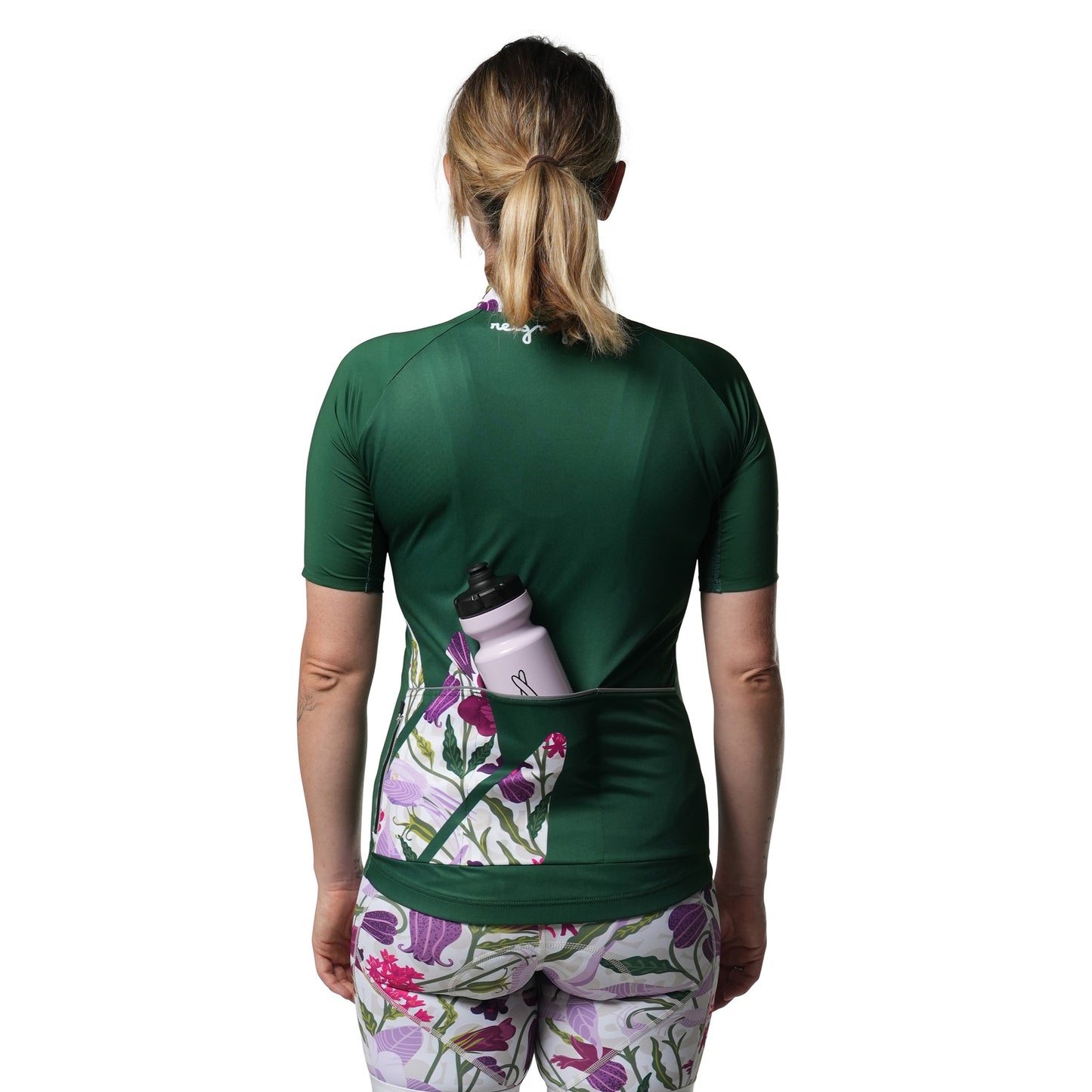 Experience the performance of Cassiopeia Crown Cycling Jersey, tailored for female cyclists.