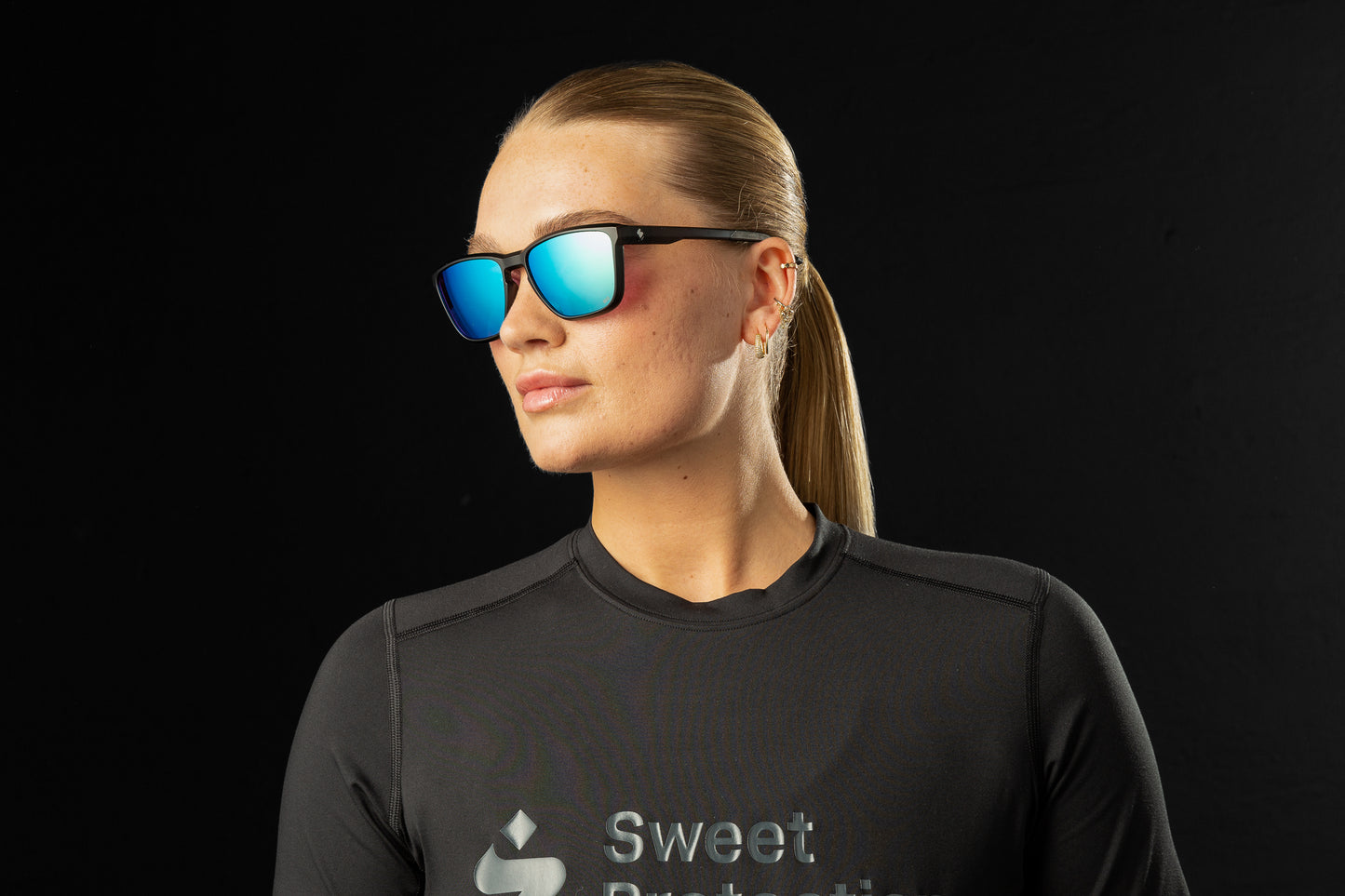 TPR co-molded soft inserts on the temples offer extra comfort and a secure fit, enhancing the overall wearing experience.