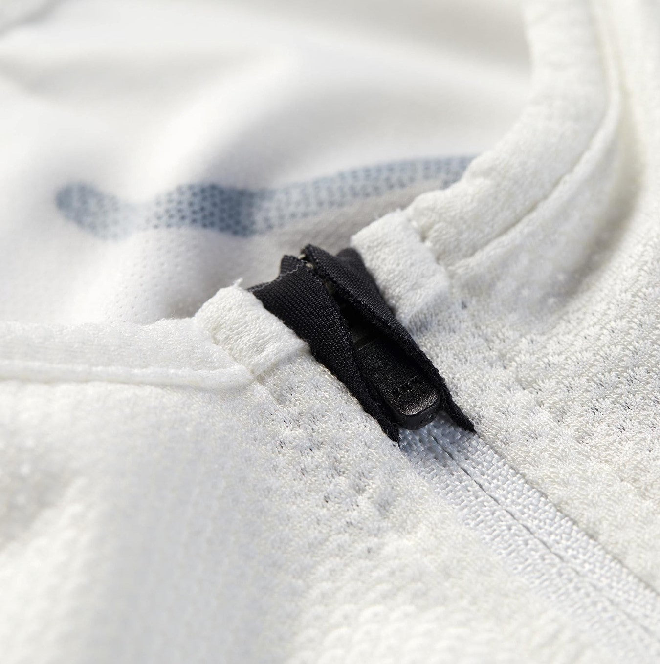 Experience breathable comfort with the Cassiopeia Radiator Mesh Jersey, optimized for summer climbs.
