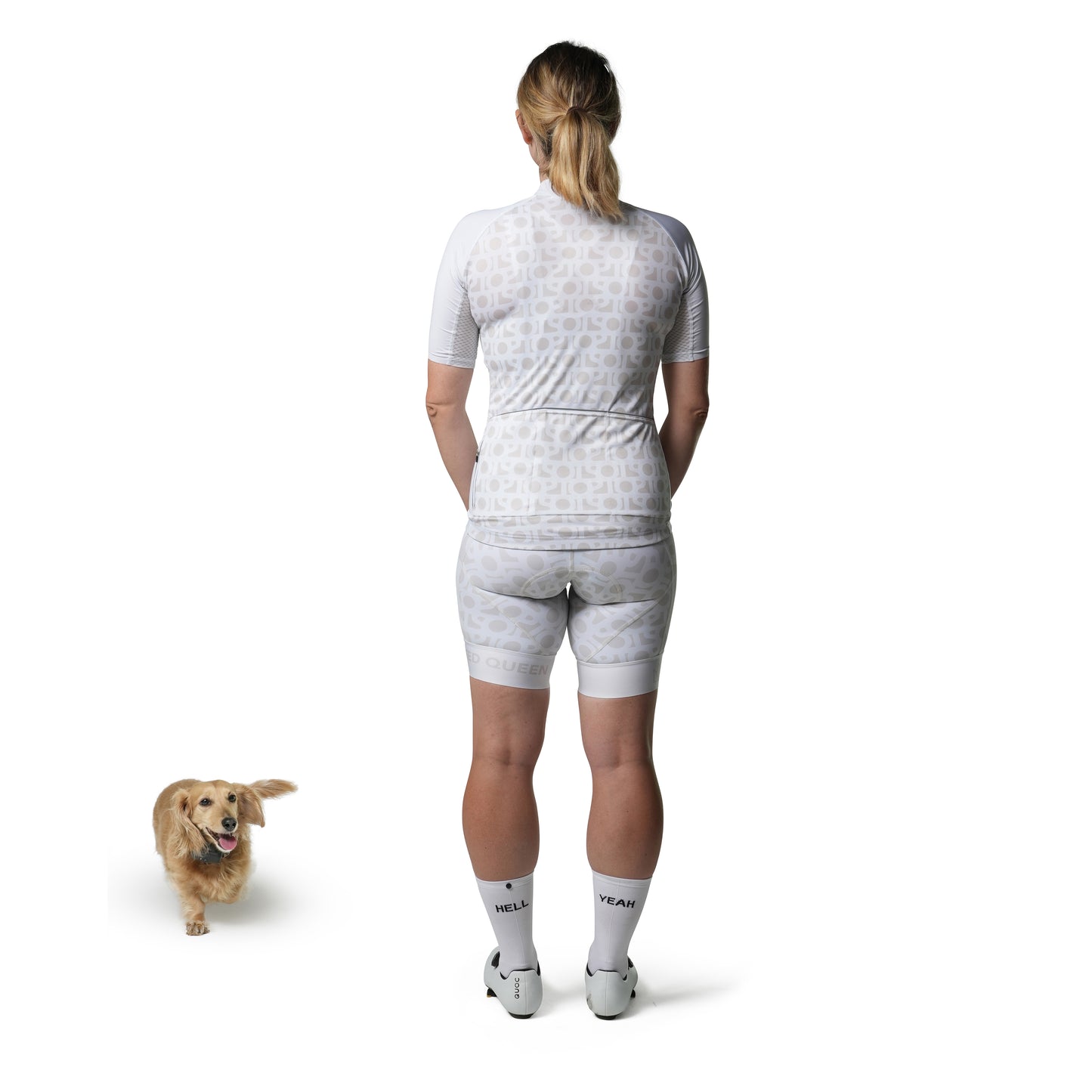 Comfortable and fashionable, the Cassiopeia Aristo SS Cycling Jersey in cream is perfect for long rides.