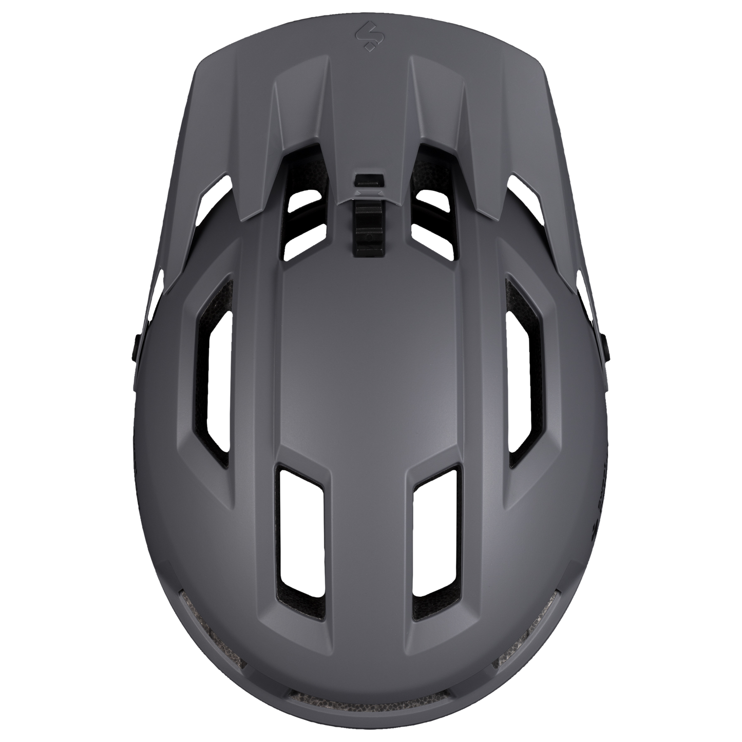 Primer Mips helmet equipped with Mips Evolve technology to reduce rotational forces on the brain during impacts.