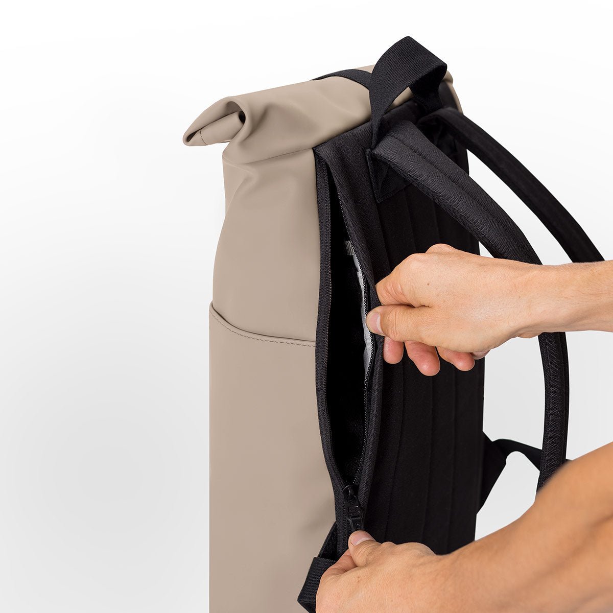 Cassiopeia versatile cycling backpack, quick-access zipper, anti-scratch fleece design