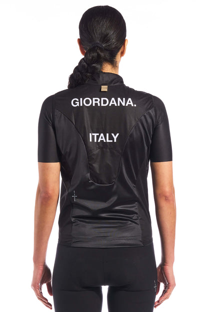 Image showcasing the body-hugging silhouette of the wind vest for stylish protection against gusty winds, available on Cassiopeia US.
