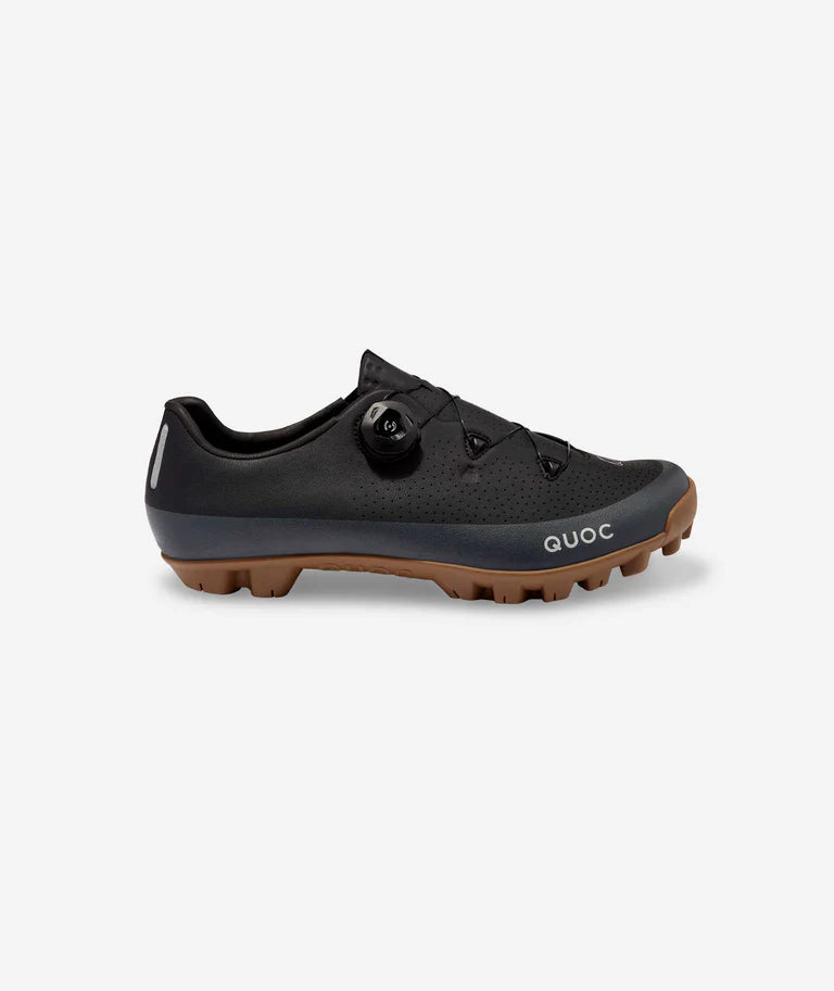 Side view of Gran Tourer II Black Gum featuring foot-hugging upper with ventilation
