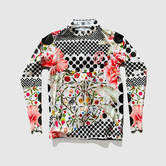Stylish long sleeve cycling jersey designed to stand out, combining exotic textiles and a rare white color for a distinctive look, available on Cassiopeia US.