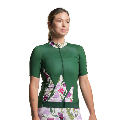 Cassiopeia Aristo SS Cycling Jersey - Crown in green, designed for women with style and comfort.
