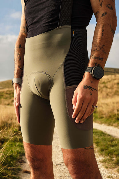 Men's Beyond Gravel Cargo Bib Shorts - Olive
